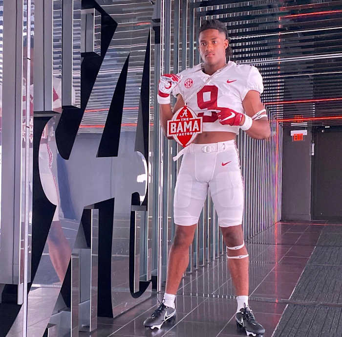 2024 LB commit Sterling Dixon